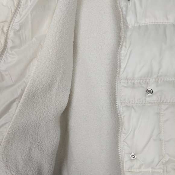 Old Navy Fleece Lined Hooded Puffer Parka Jacket - Picture 3 of 6